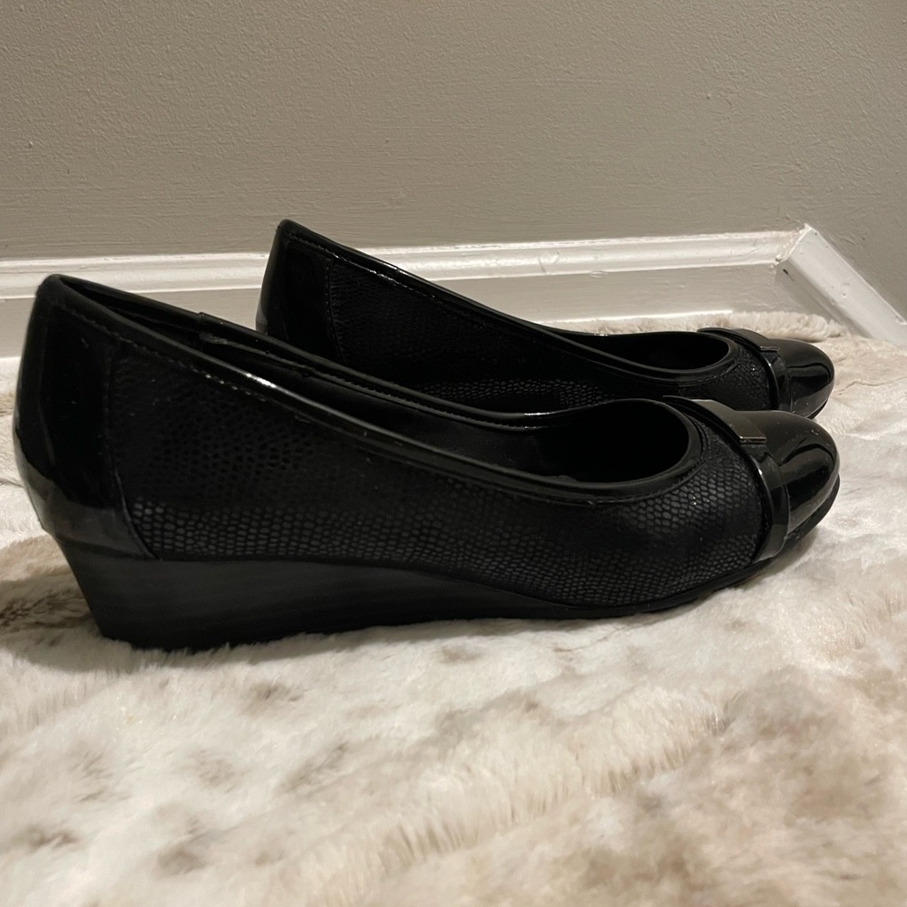Women’s Black Kitten Heel Pumps Size 7